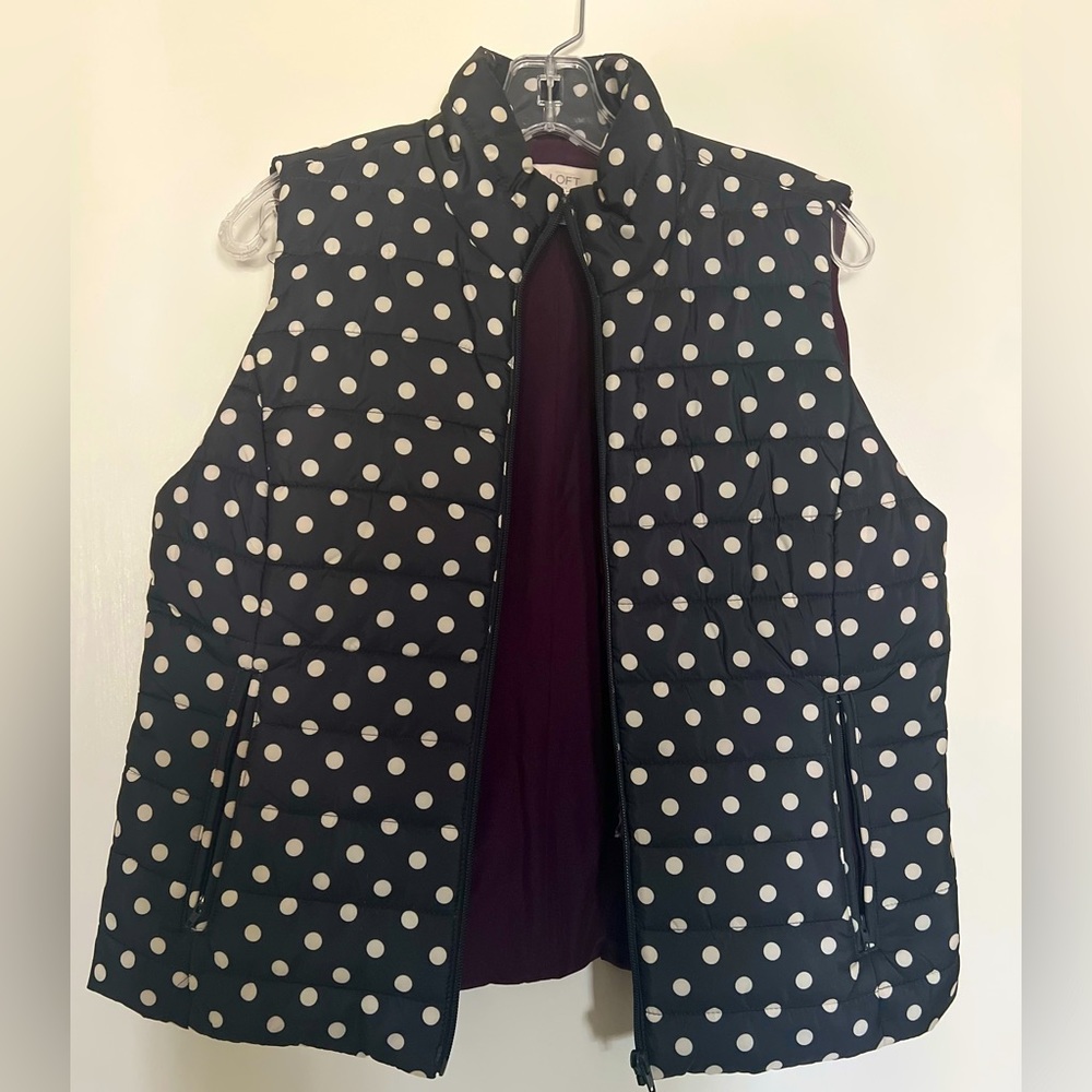 LOFT Puffer Black/White Polka Dot Vest with Purple on inside